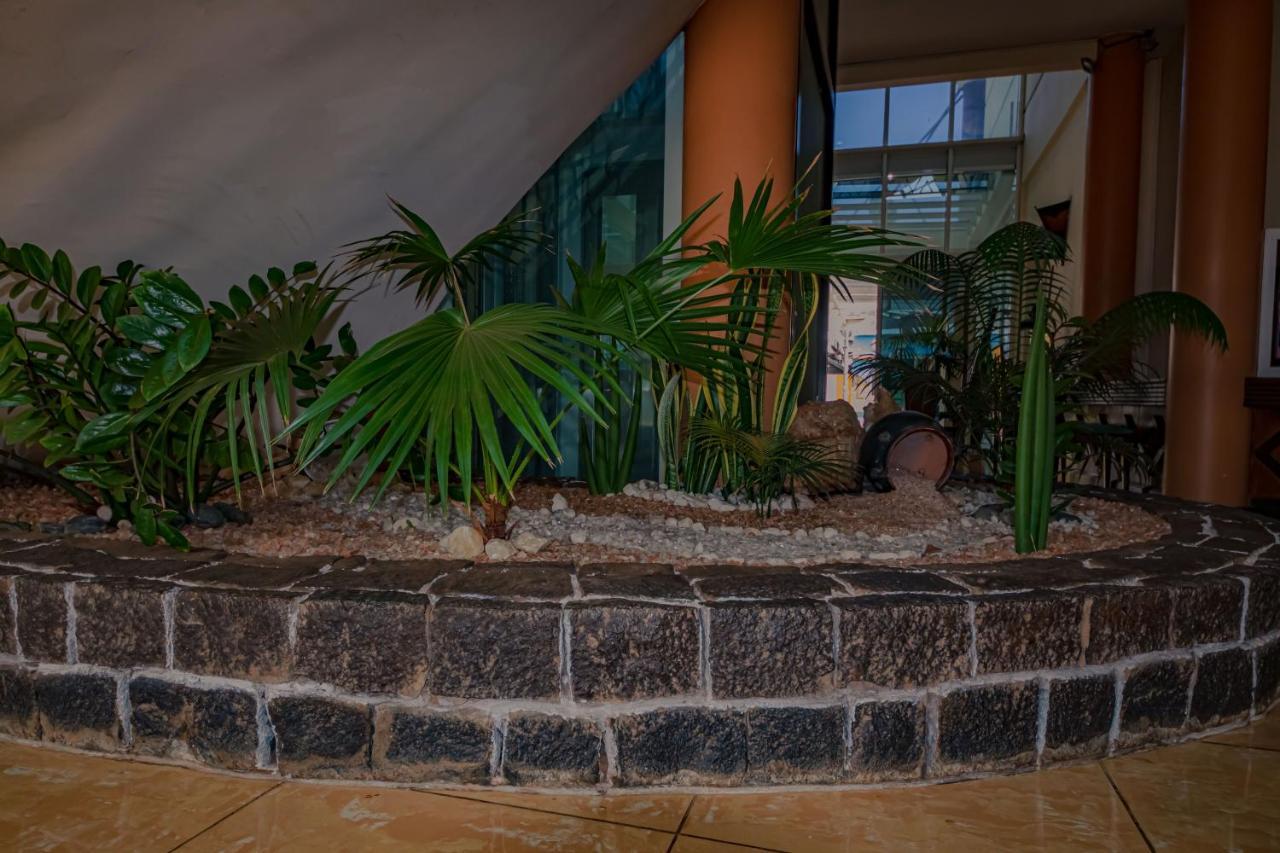 Le Grand Hôtel Diego Antsiranana Exterior foto