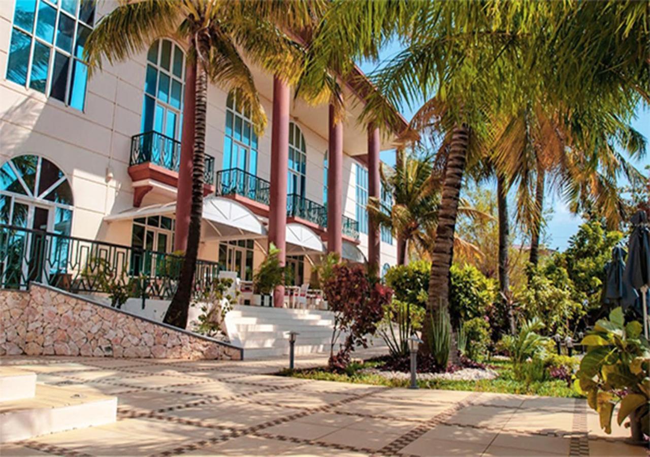 Le Grand Hôtel Diego Antsiranana Exterior foto